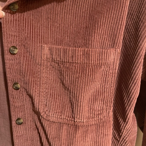 American Eagle Corduroy Cropped Button Up Shirt - Picture 5 of 6